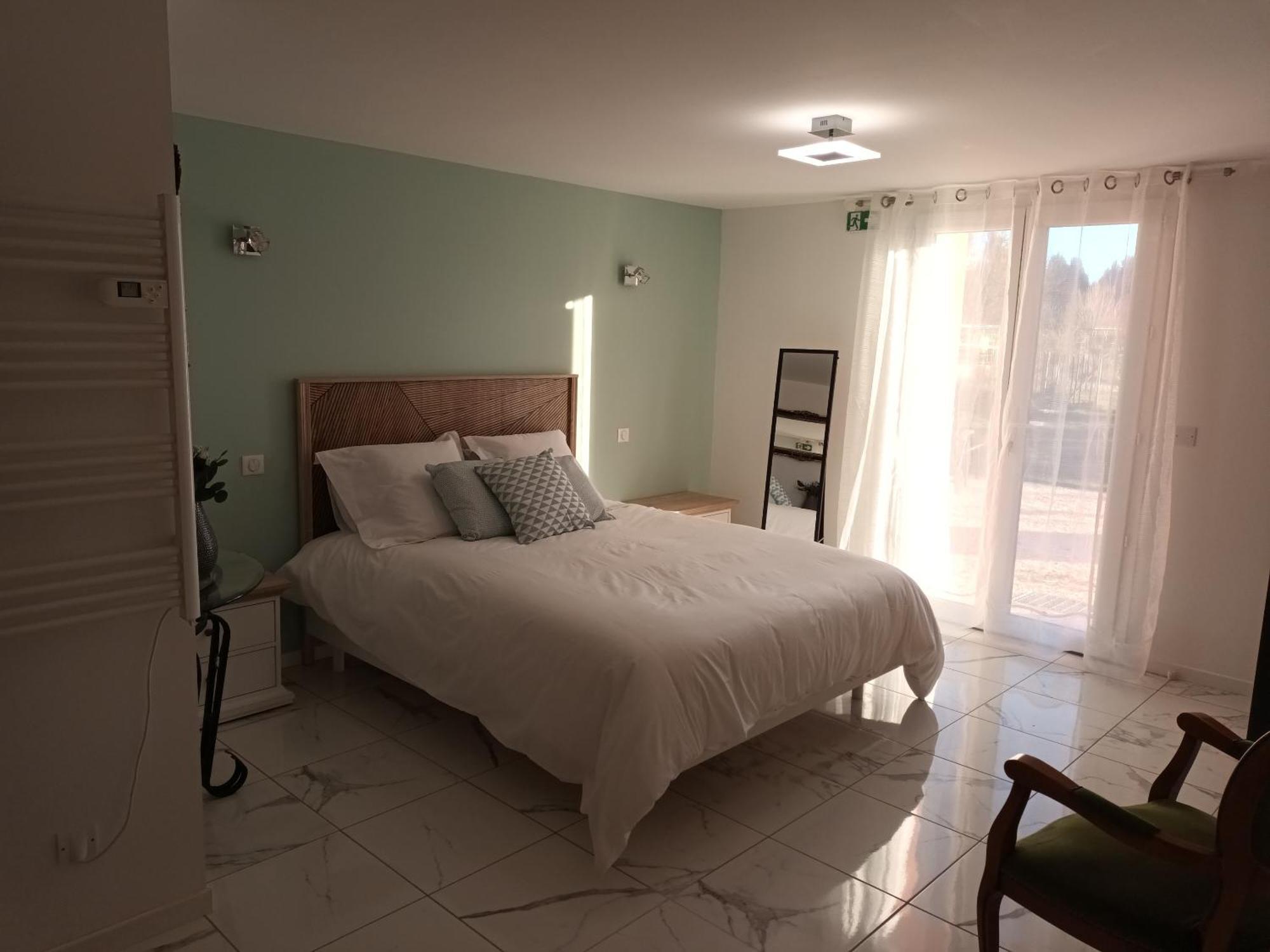 Bed and Breakfast Bastide Des Martelieres Salon-de-Provence Zimmer foto