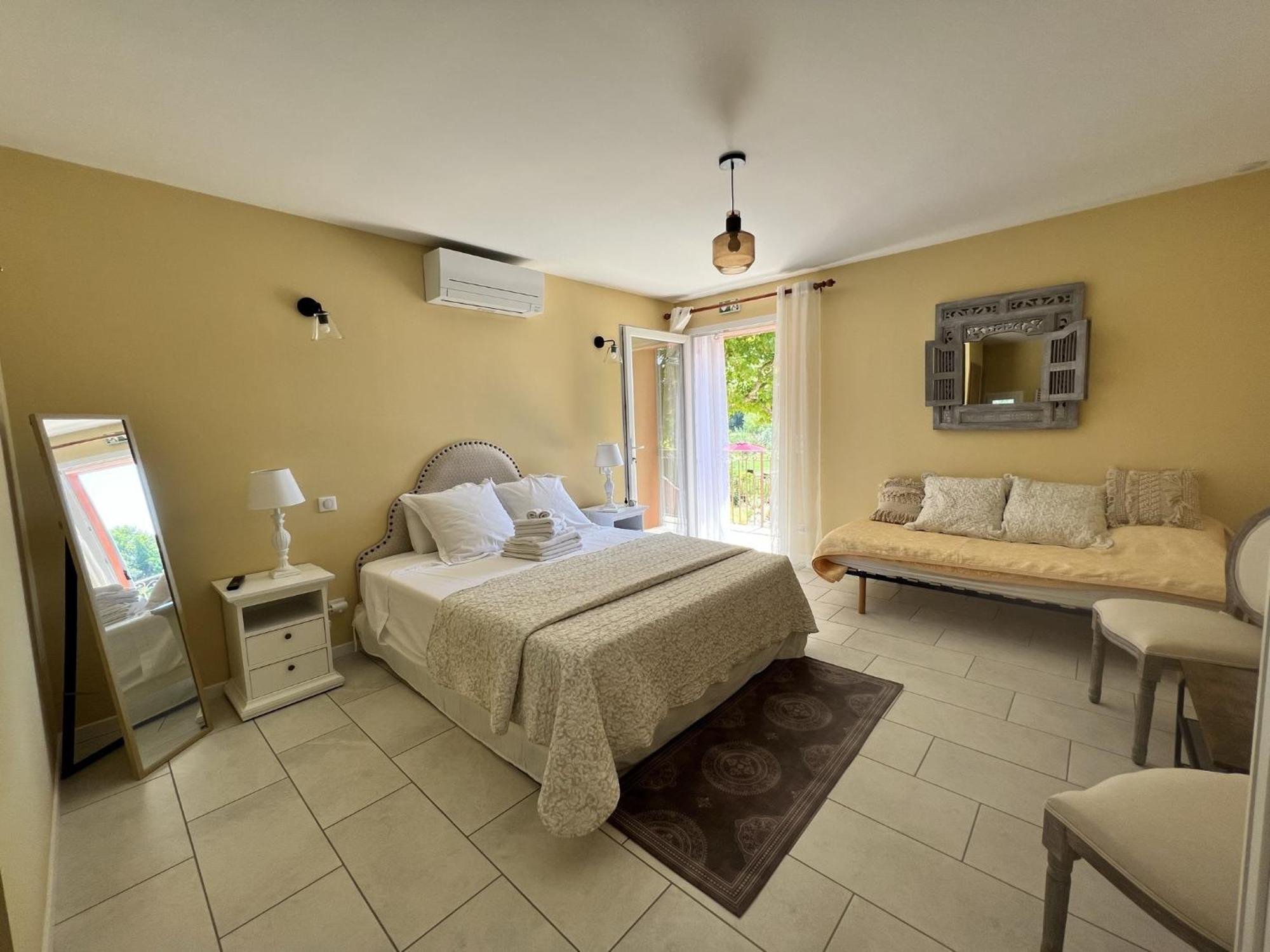 Bed and Breakfast Bastide Des Martelieres Salon-de-Provence Exterior foto