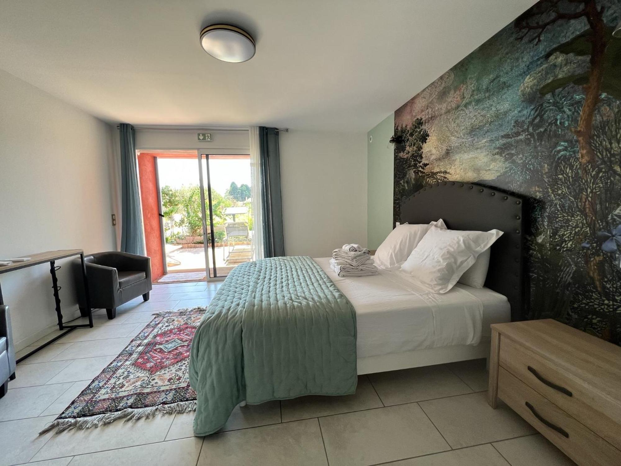 Bed and Breakfast Bastide Des Martelieres Salon-de-Provence Zimmer foto